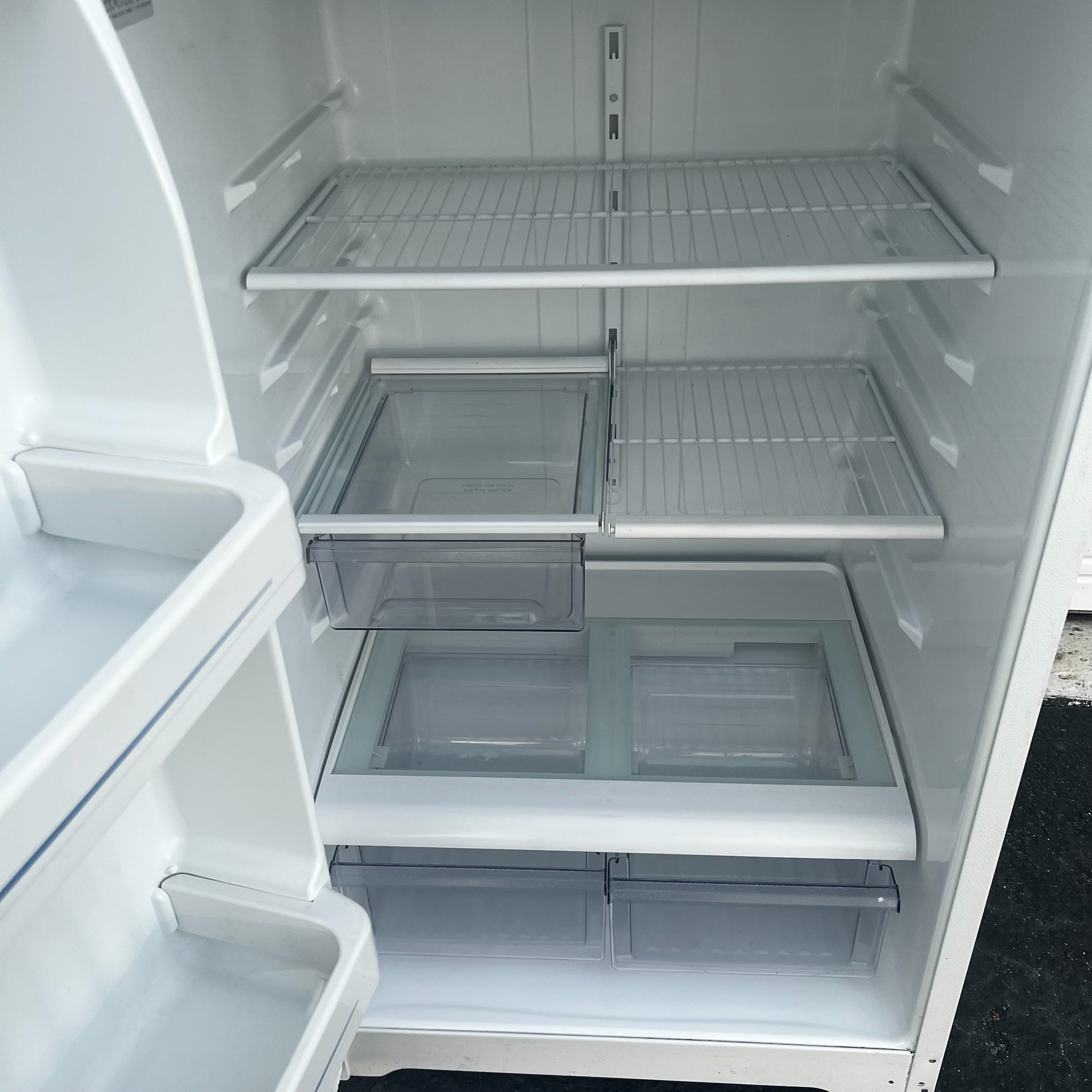 GE Top and Bottom Refrigerator GE Top and Bottom Refrigerator